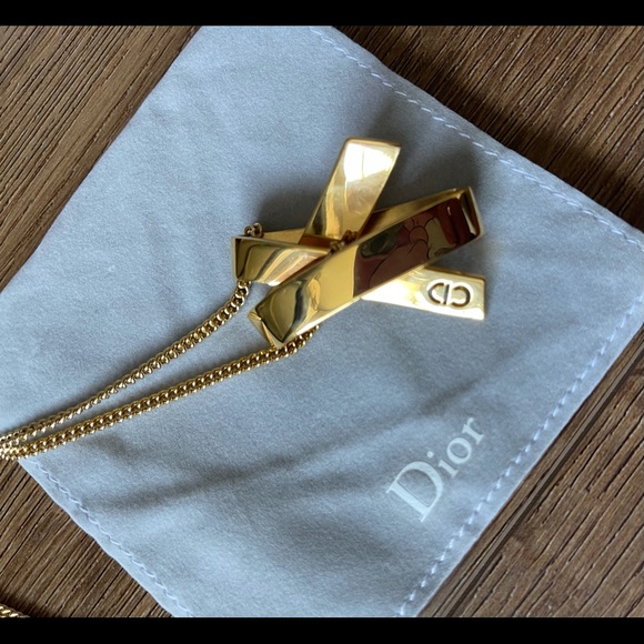 CHRISTIAN DIOR-AUTHENTIC Gold Pendant/Necklace - Picture 4 of 16